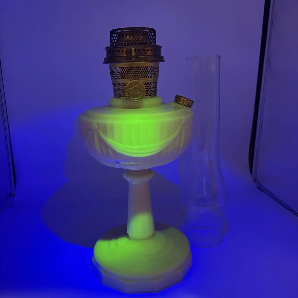 Vtg Aladdin Pink Alacite Uuranium Glass Oil Lamp Model B Tall Lincoln Drape Glow